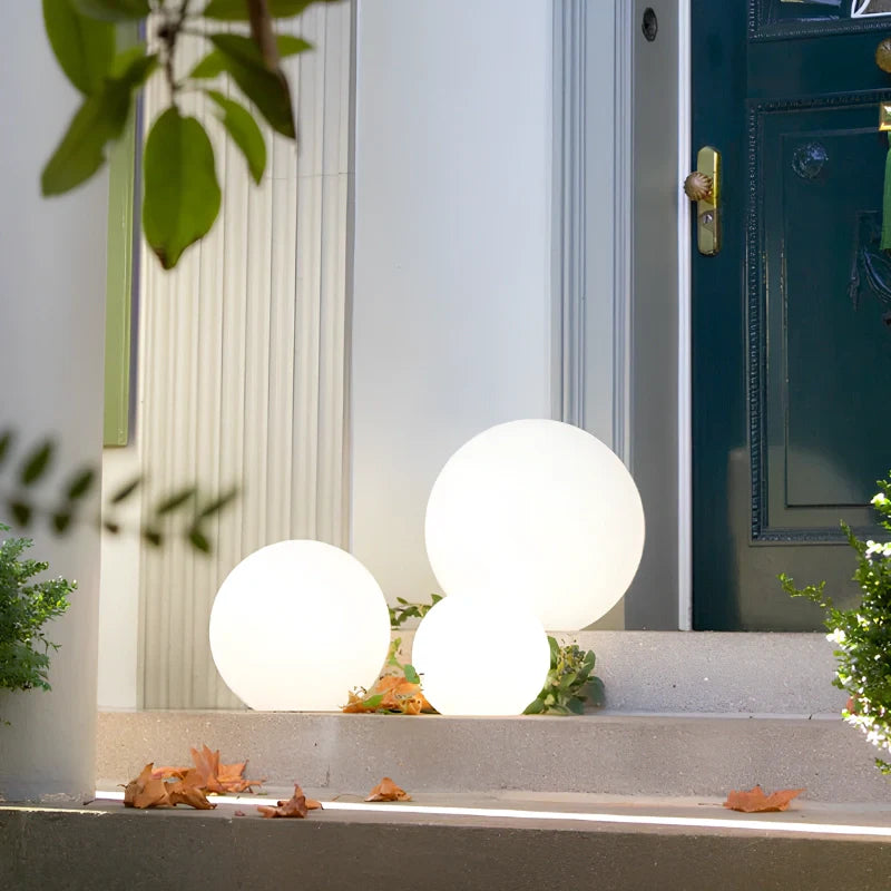 Spherical Garden Light – Weatherproof, 16 Colours with Remote Control for Garden or Interior