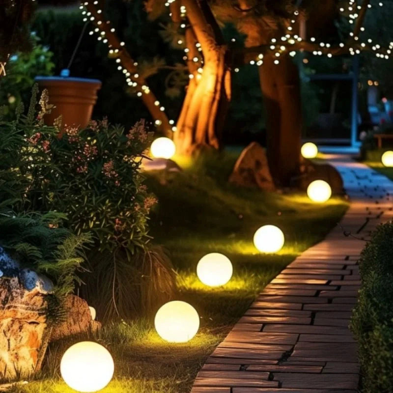 Spherical Garden Light – Weatherproof, 16 Colours with Remote Control for Garden or Interior