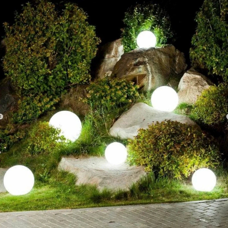 Spherical Garden Light – Weatherproof, 16 Colours with Remote Control for Garden or Interior
