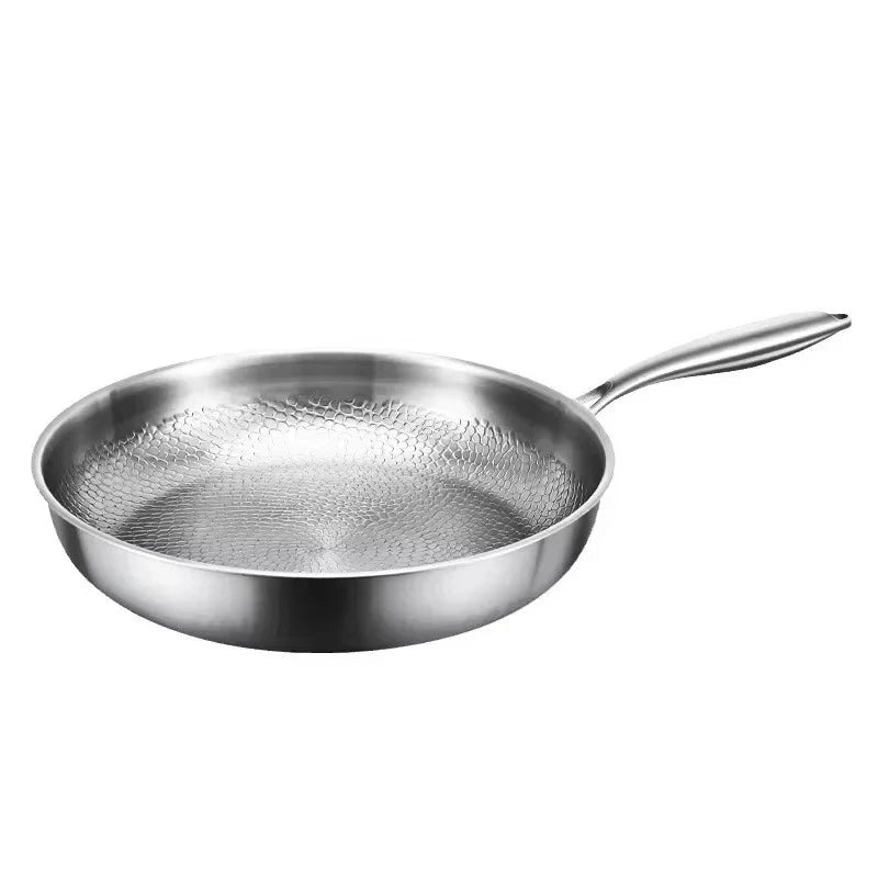 Hand-Hammered Frying Pan – Pure Titanium with Natural Non-Stick Coating for Induction Hobs and Everyday Cooking