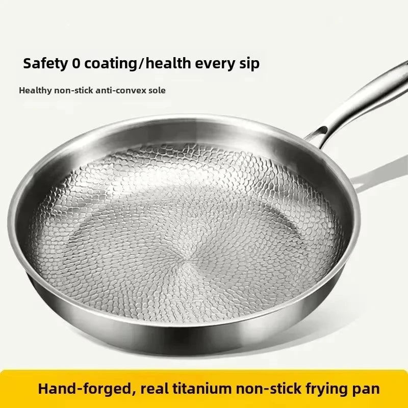 Hand-Hammered Frying Pan – Pure Titanium with Natural Non-Stick Coating for Induction Hobs and Everyday Cooking