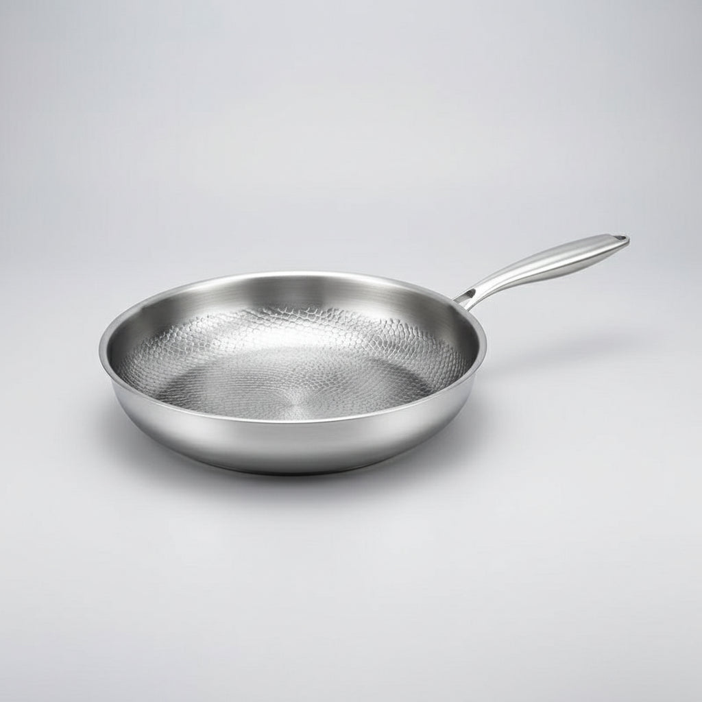 Hand-Hammered Frying Pan – Pure Titanium with Natural Non-Stick Coating for Induction Hobs and Everyday Cooking