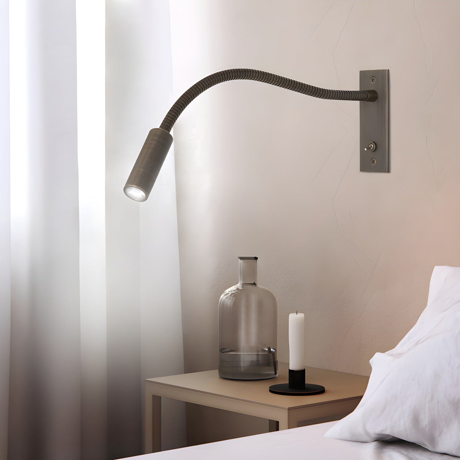 Flexible Wall Lamp – Metal, Modern Design for Reading Nook or Workspace
