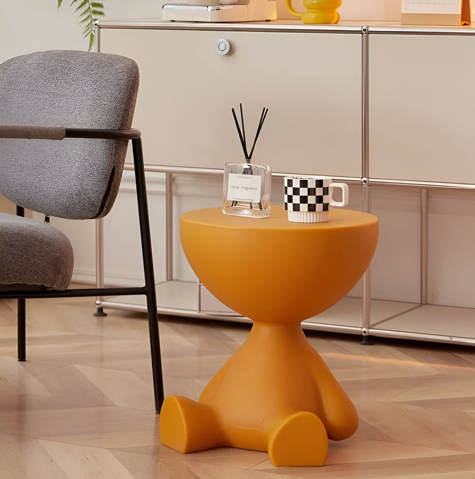 Round Coffee Table – Black Plastic, Timeless Design for Living Room or Accent Room