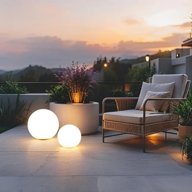 Spherical Garden Light – Weatherproof, 16 Colours with Remote Control for Garden or Interior