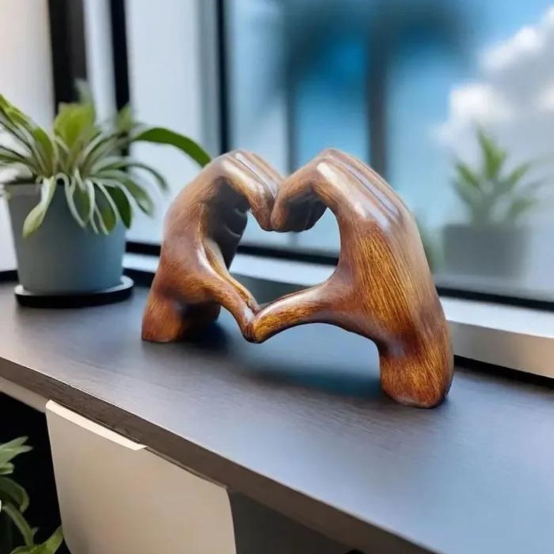 Wooden Decoration – Hand-engraved, Natural Wood Look as a Symbol of Love for Living Room or Bedroom