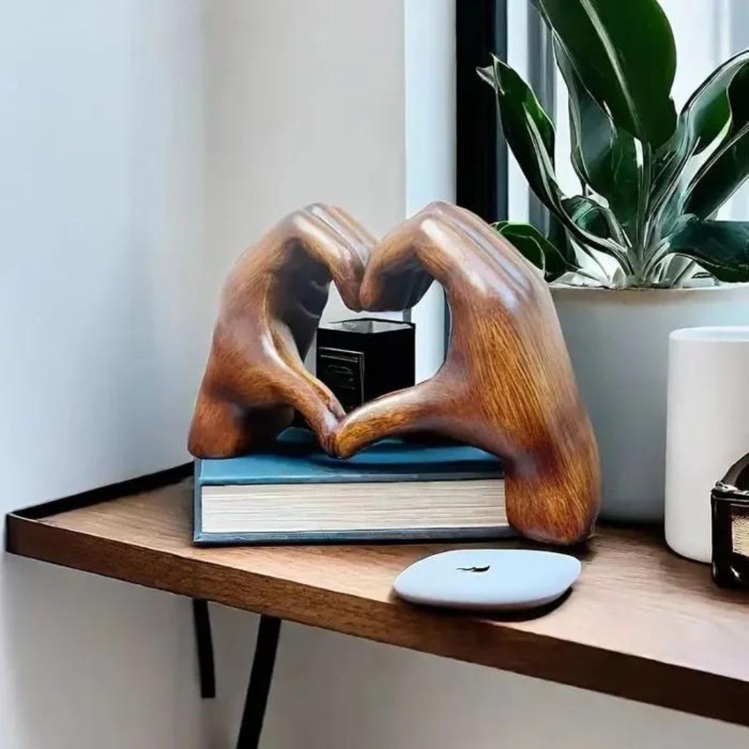 Wooden Decoration – Hand-engraved, Natural Wood Look as a Symbol of Love for Living Room or Bedroom