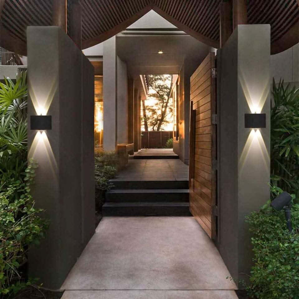 Outdoor Wall Light – Stainless Aluminium, Modern Design for Garden, Balcony or Driveway